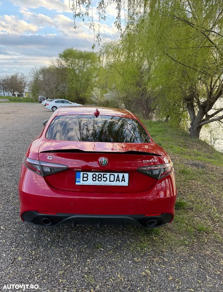 Alfa Romeo Giulia 2.0 Turbo 16V AT8-Q4 Competizione - 11