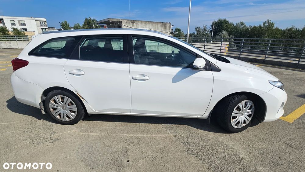 Toyota Auris 1.4 D-4D Premium - 3