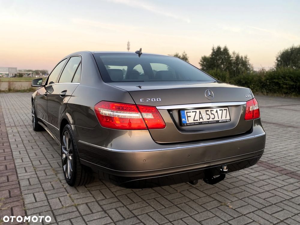 Mercedes-Benz Klasa E 200 CDI BlueEff Avantgarde - 5