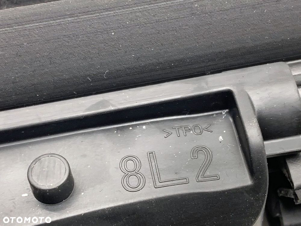 LISTWA ZGARNIAJĄCA PRZÓD LEWY WEWNĘTRZNA  LEXUS LBX (_AYH1_, _AYA1_) 2023 - Hybrid 100 kW [136 - 3
