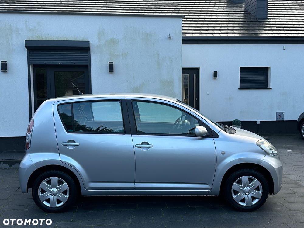 Daihatsu Sirion 1.3 - 3