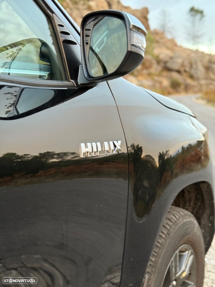 Toyota Hilux 2.8 D-4D 4WD GR Sport - 14