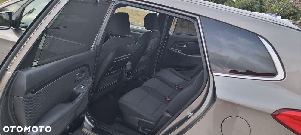 Kia Carens 1.6 GDI ISG Spirit - 27