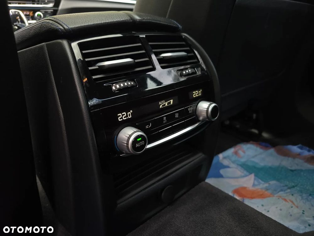 BMW Seria 5 540i M Sport sport - 33