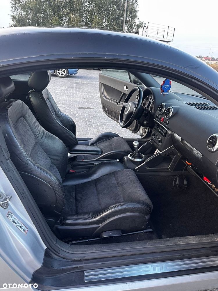 Audi TT Coupé 1.8T Quattro - 11