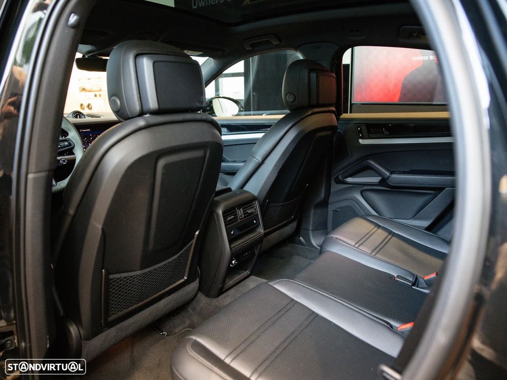 Porsche Cayenne Coupé E-Hybrid - 29