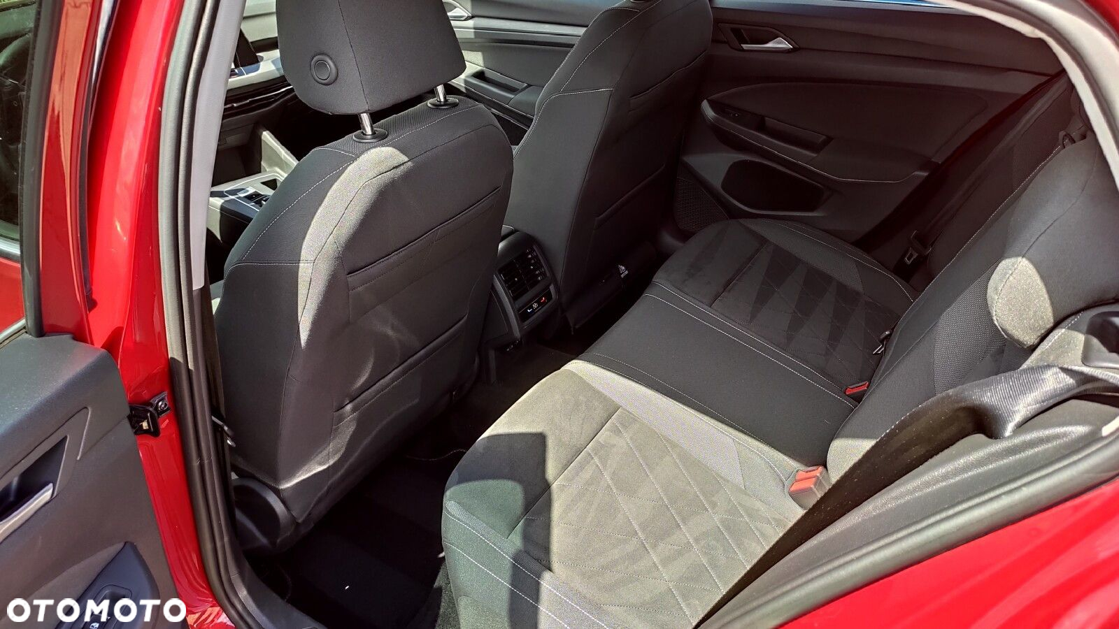 Volkswagen Golf - 11
