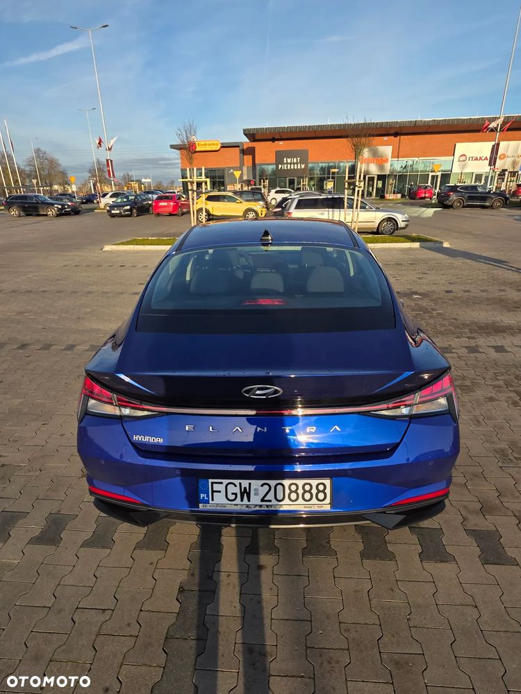 Hyundai Elantra 1.6 Executive - 7