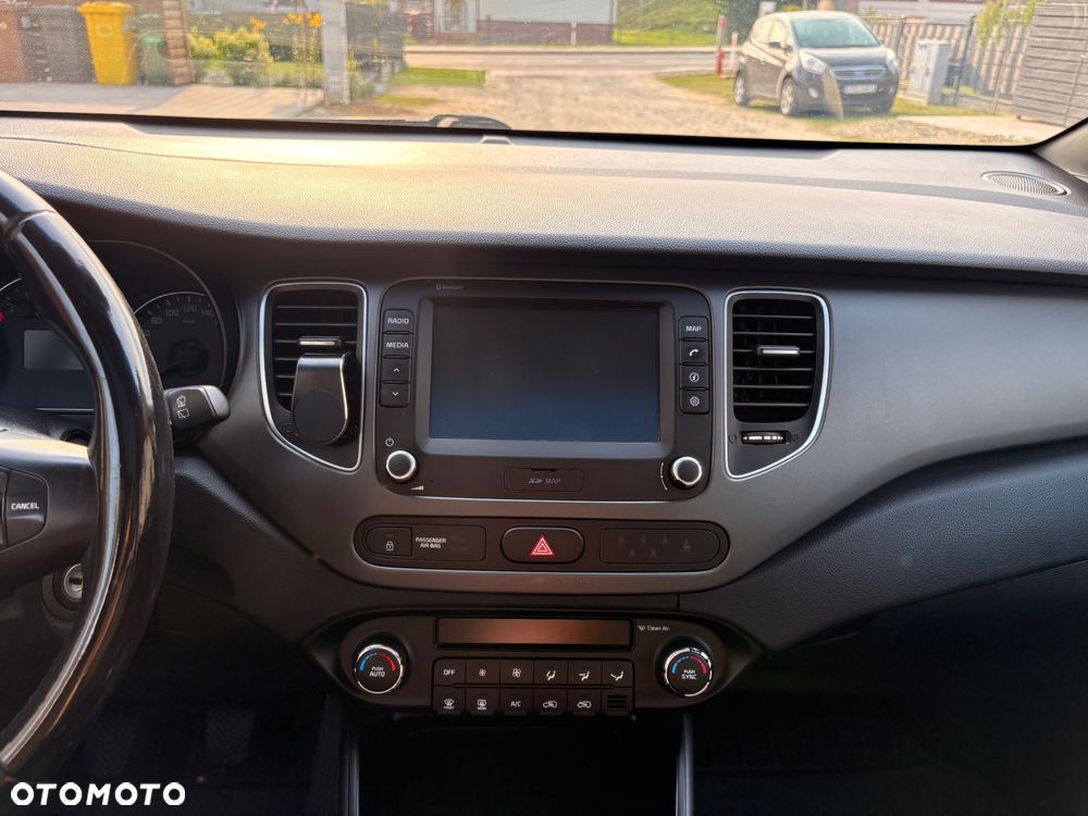 Kia Carens 1.7 CRDi XL 7os - 21