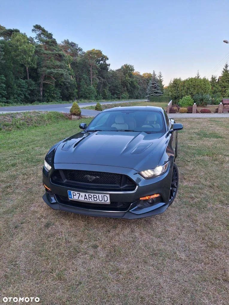 Ford Mustang - 1