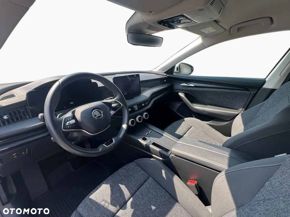 Skoda Superb 2.0 TDI SCR Essence DSG - 10