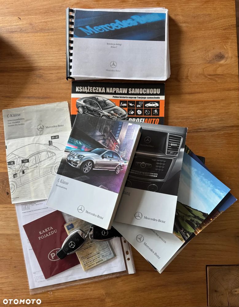 Mercedes-Benz Klasa C 220 T CDI DPF (BlueEFFICIENCY) 7G-TRONIC Avantgarde - 24