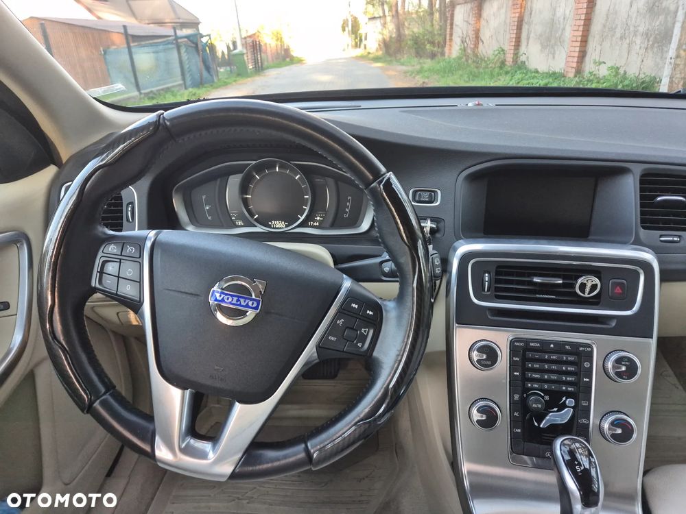 Volvo V60 D2 Geartronic - 9