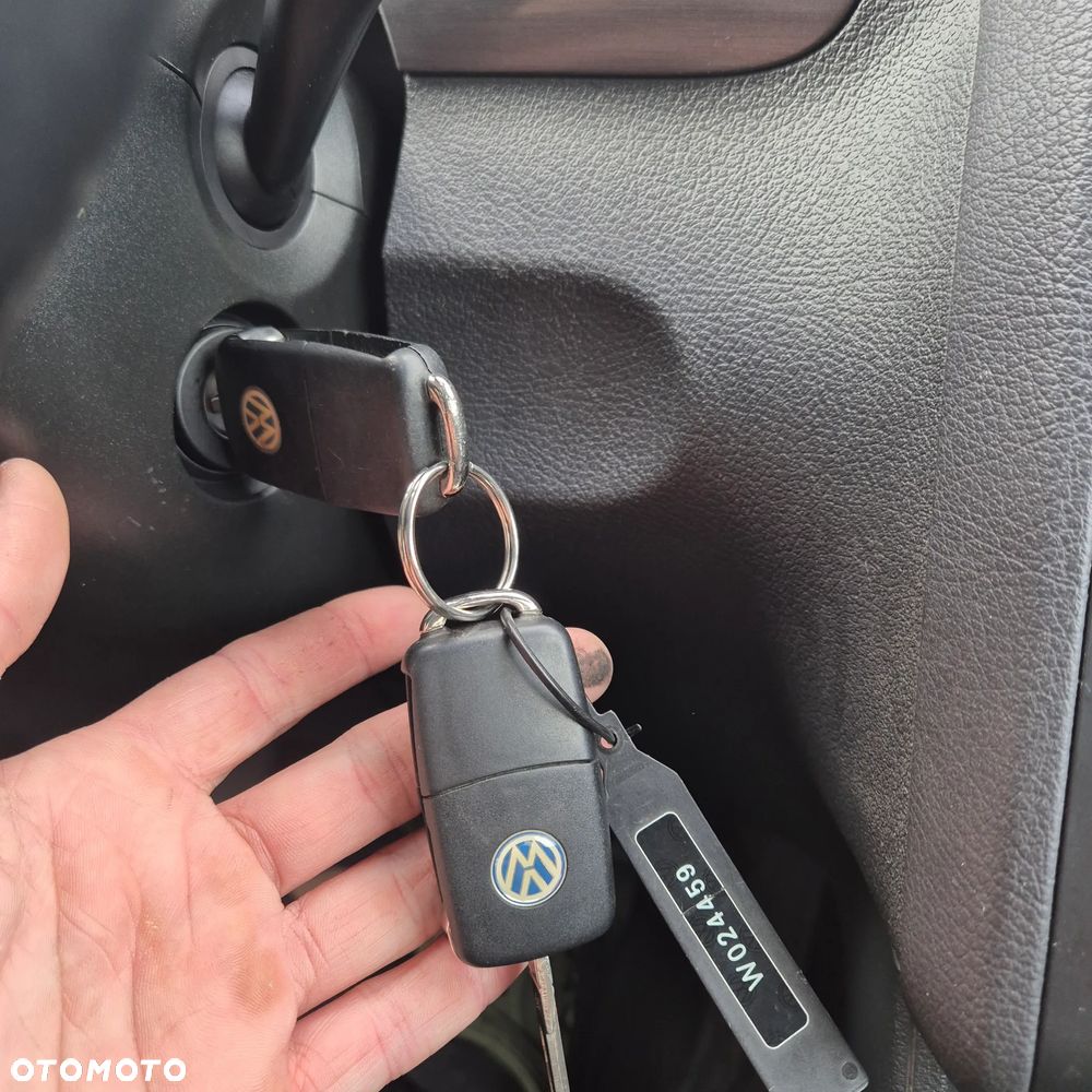 Volkswagen Touran - 19
