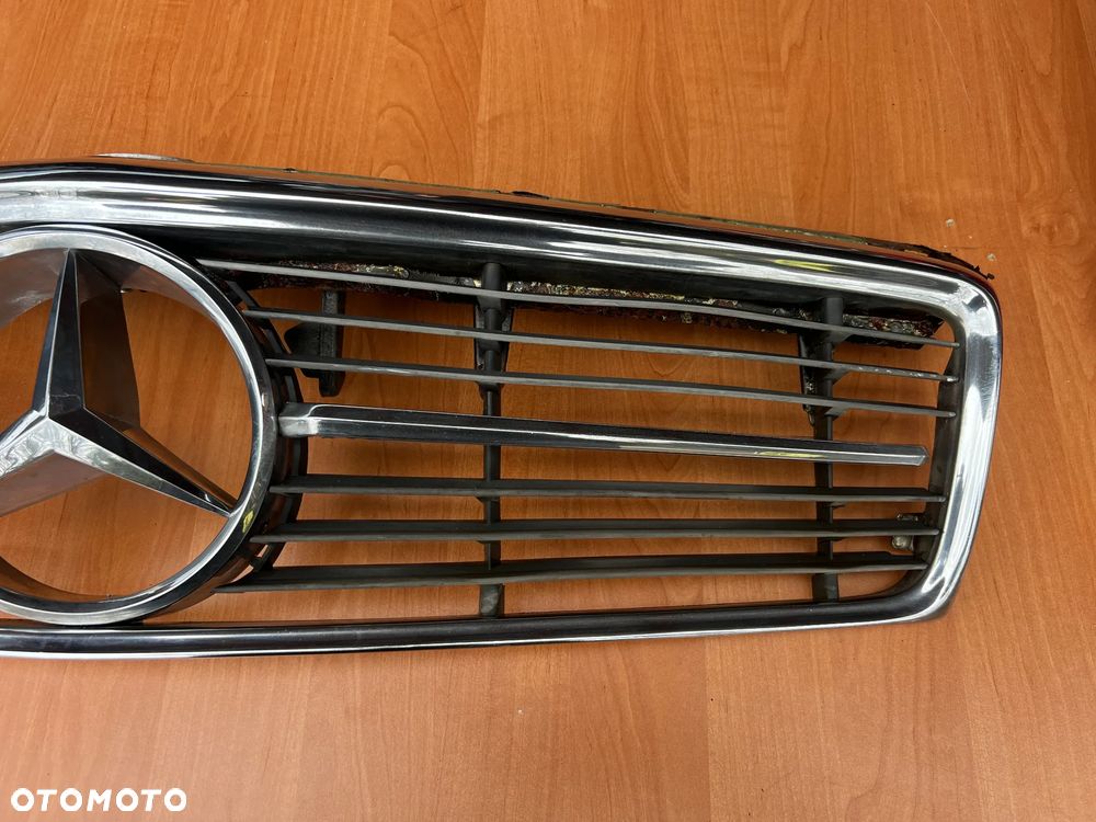 GRILL ATRAPA CHŁODNICY  MERCEDES SLC W107 C107 R107 - 2