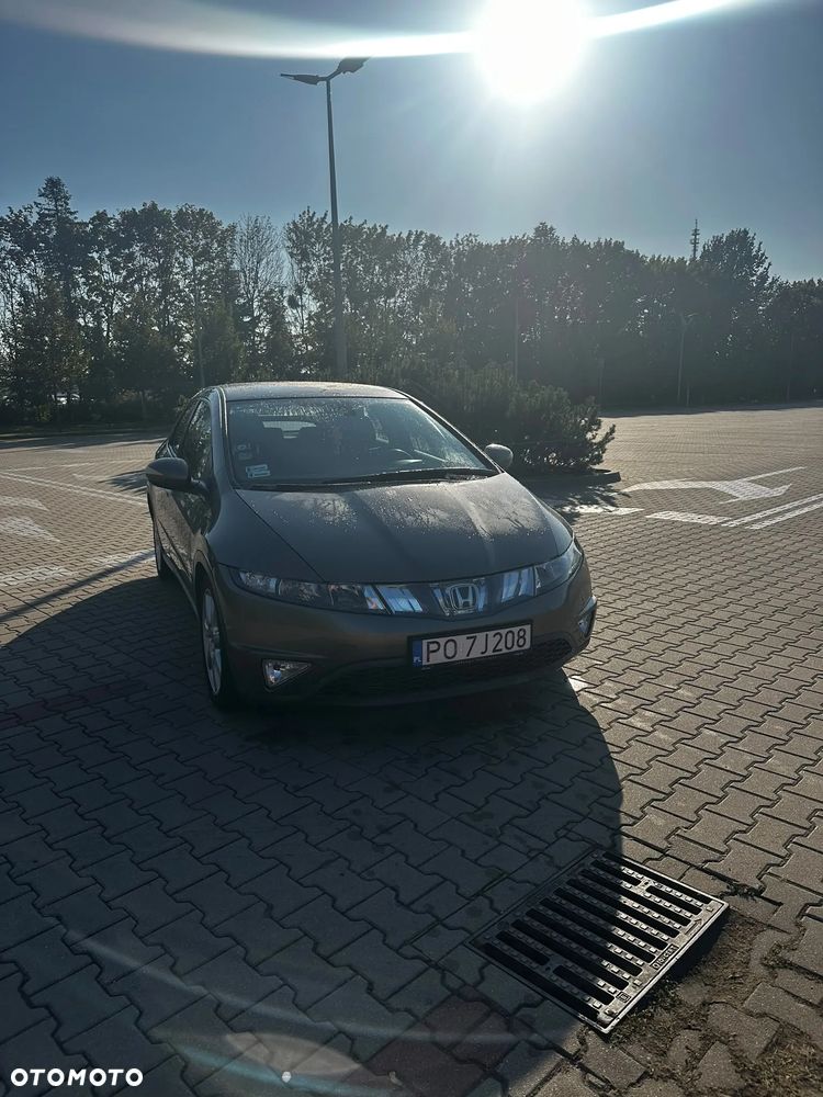 Honda Civic 1.8 Comfort - 1
