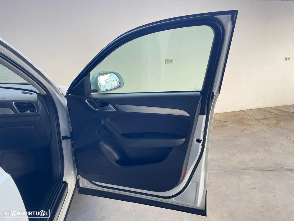 Audi Q3 2.0 TDI Design S tronic - 30