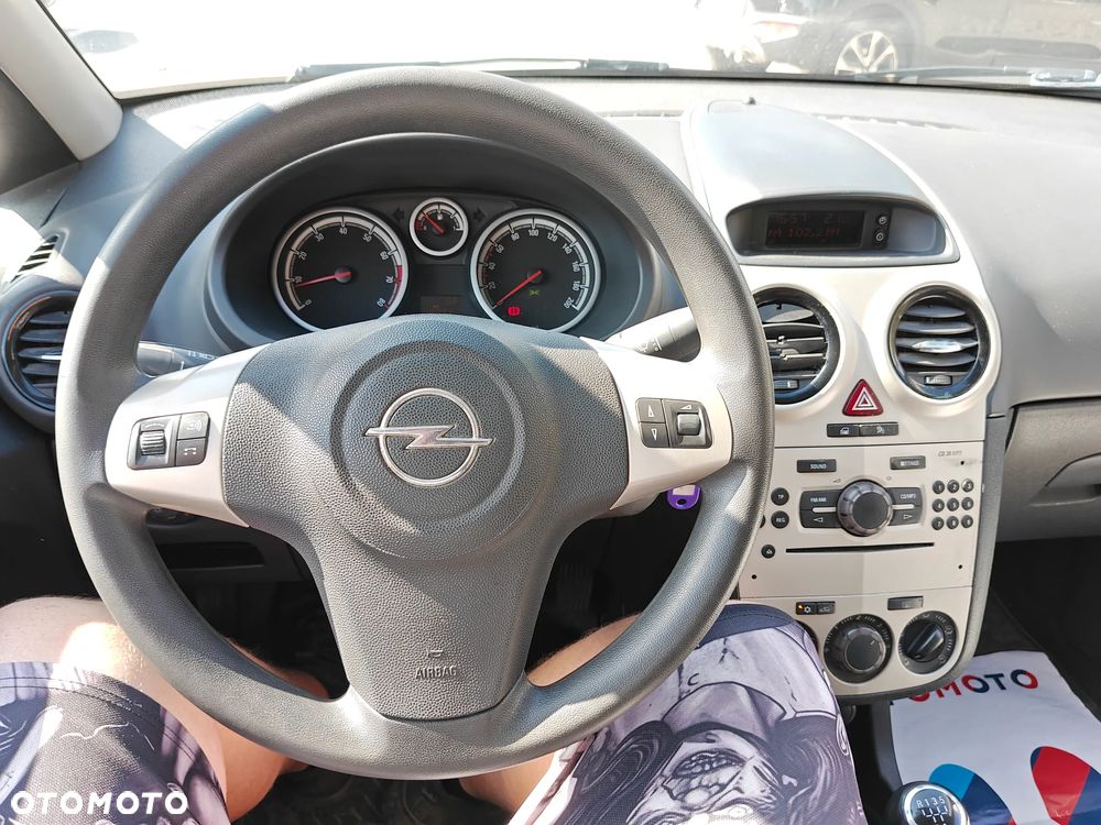 Opel Corsa 1.2 16V Cosmo - 19