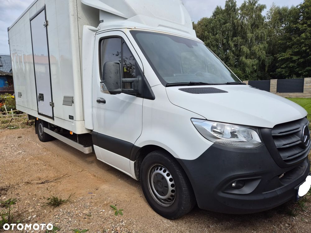 Mercedes-Benz Sprinter - 2