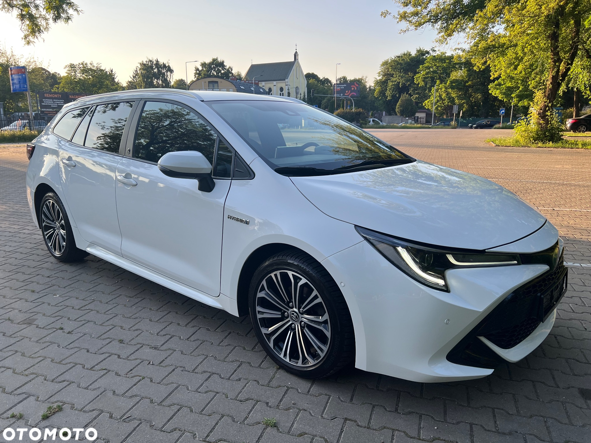 Toyota Corolla 1.8 Hybrid Team Deutschland - 12