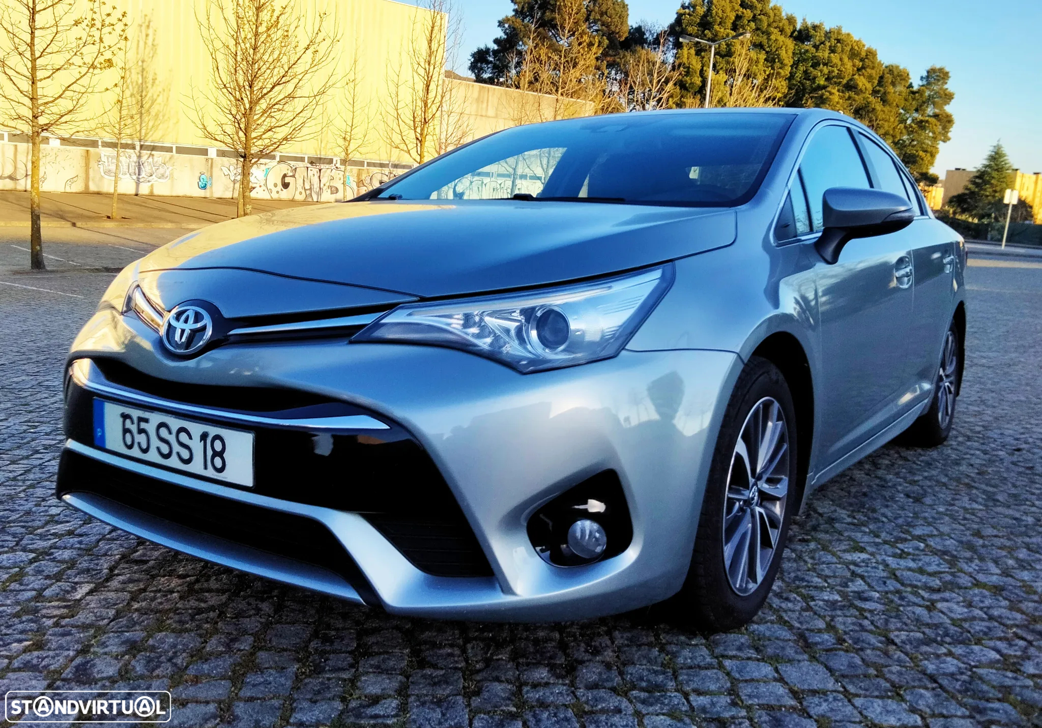 Toyota Avensis SD 2.0 D-4D Luxury+GPS - 2