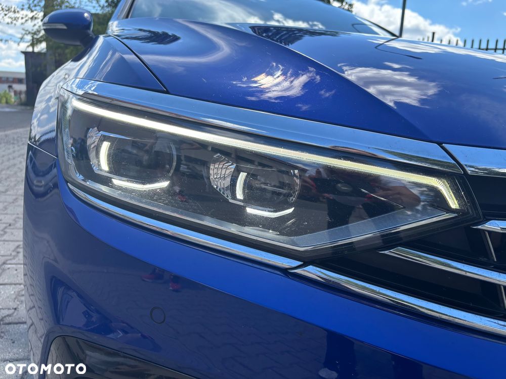 Volkswagen Passat 2.0 TDI SCR DSG 4Motion Elegance - 16