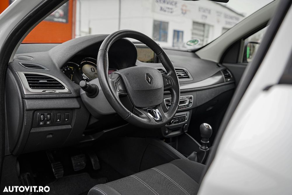 Renault Megane ENERGY TCe 130 GT LINE - 12