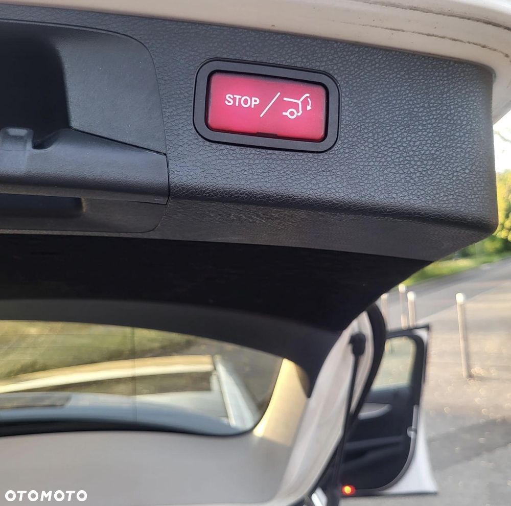 Mercedes-Benz Klasa E 220 d 9G-TRONIC Avantgarde - 23