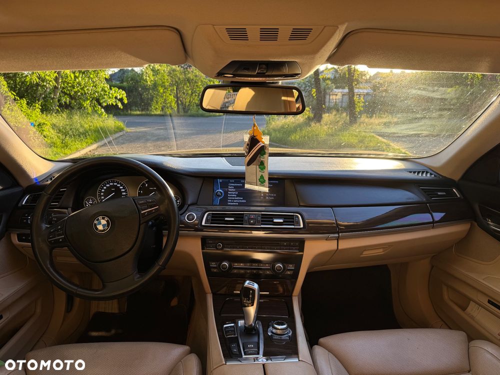 BMW Seria 7 730d - 24