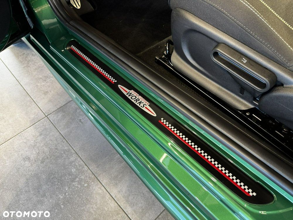 MINI John Cooper Works - 30