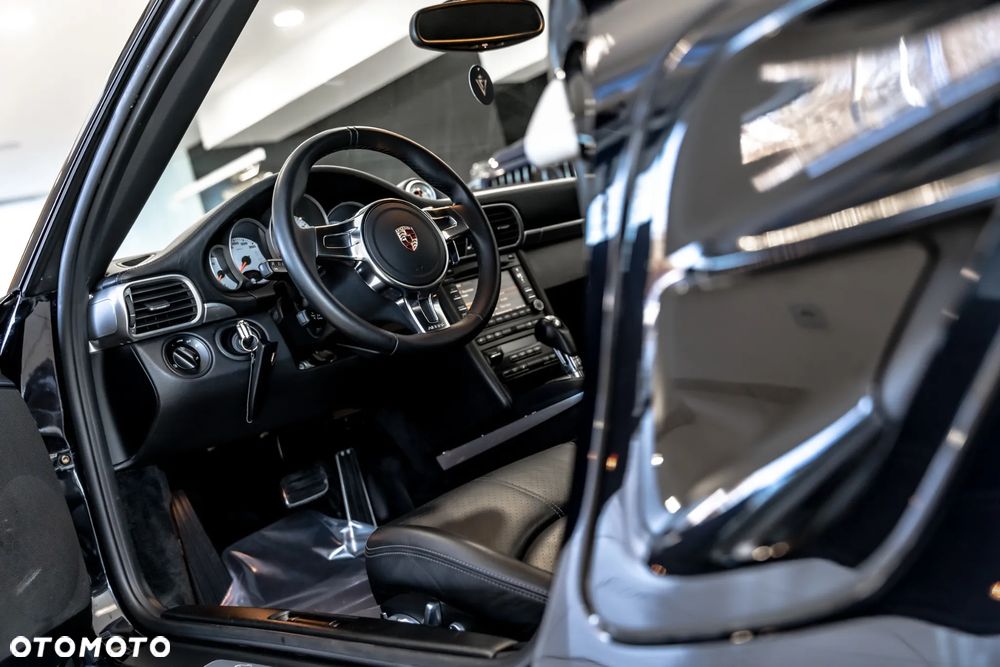 Porsche 911 Turbo PDK - 22