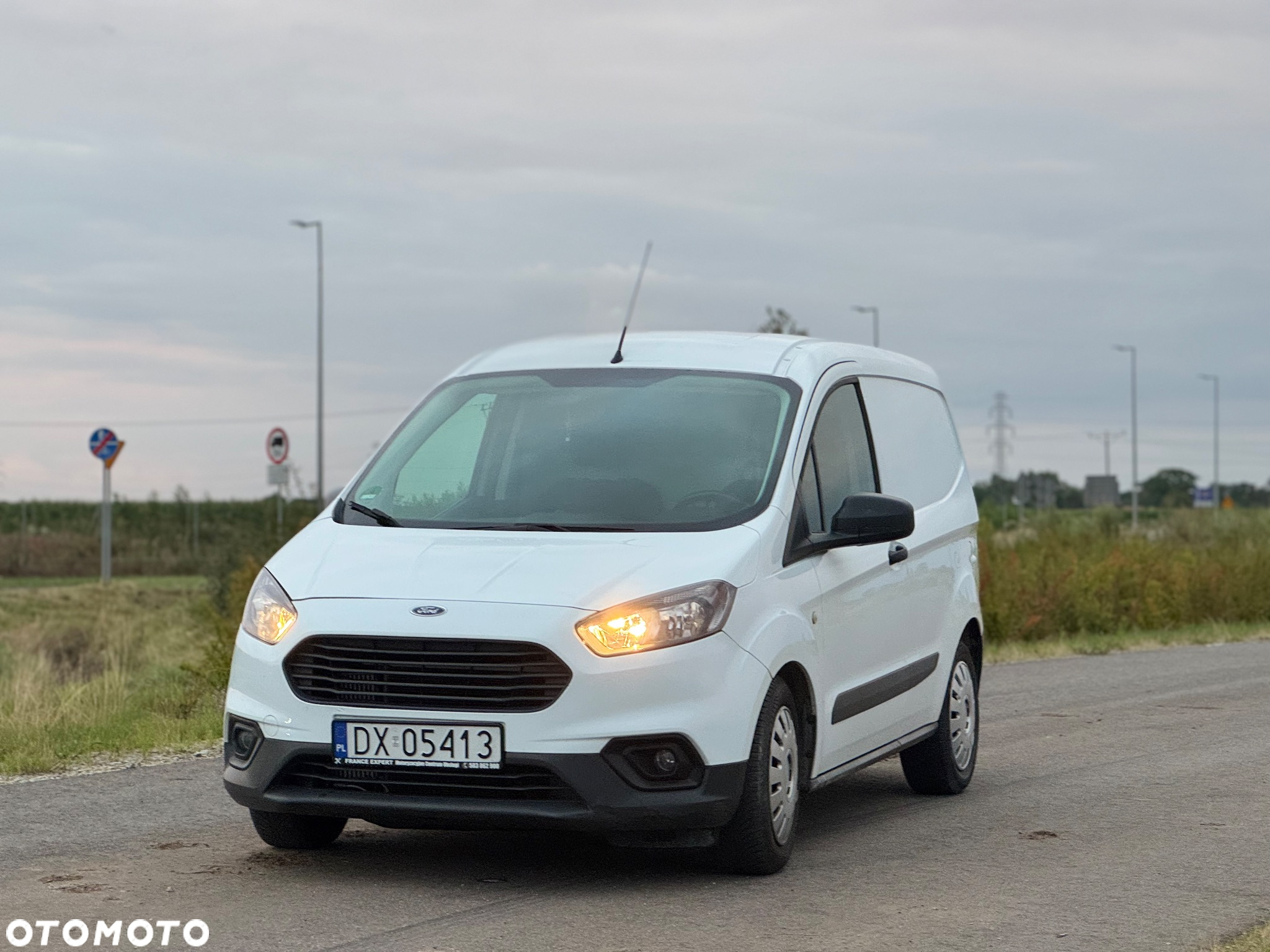 Ford Transit Courier Basis - 4