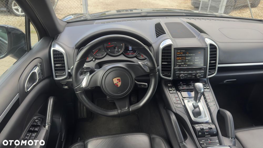 Porsche Cayenne Platinum Edition - 25