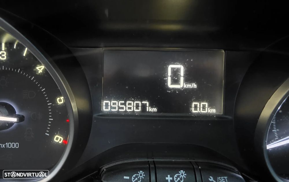 Peugeot 208 1.6 BlueHDi Active - 14