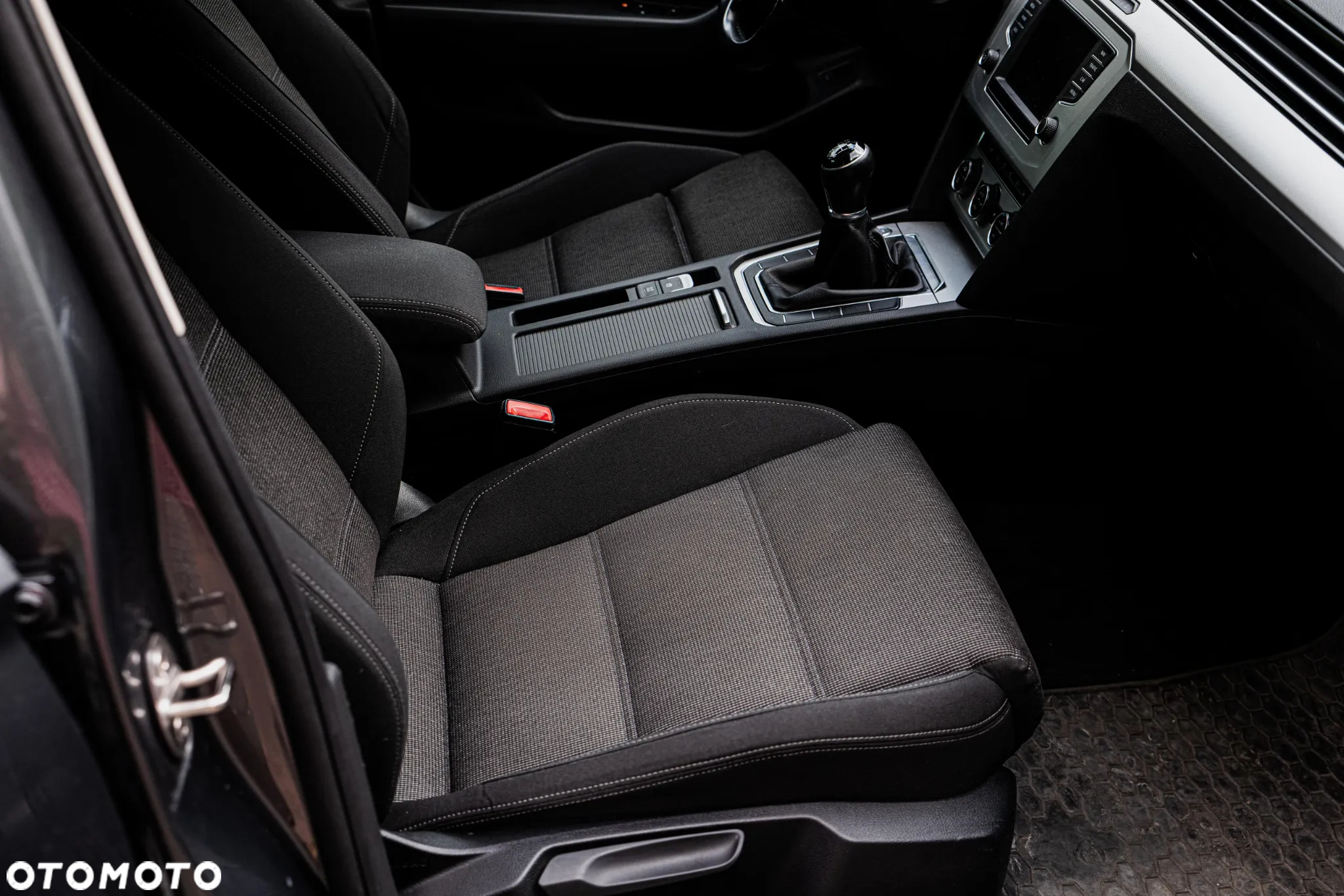 Volkswagen Passat - 11