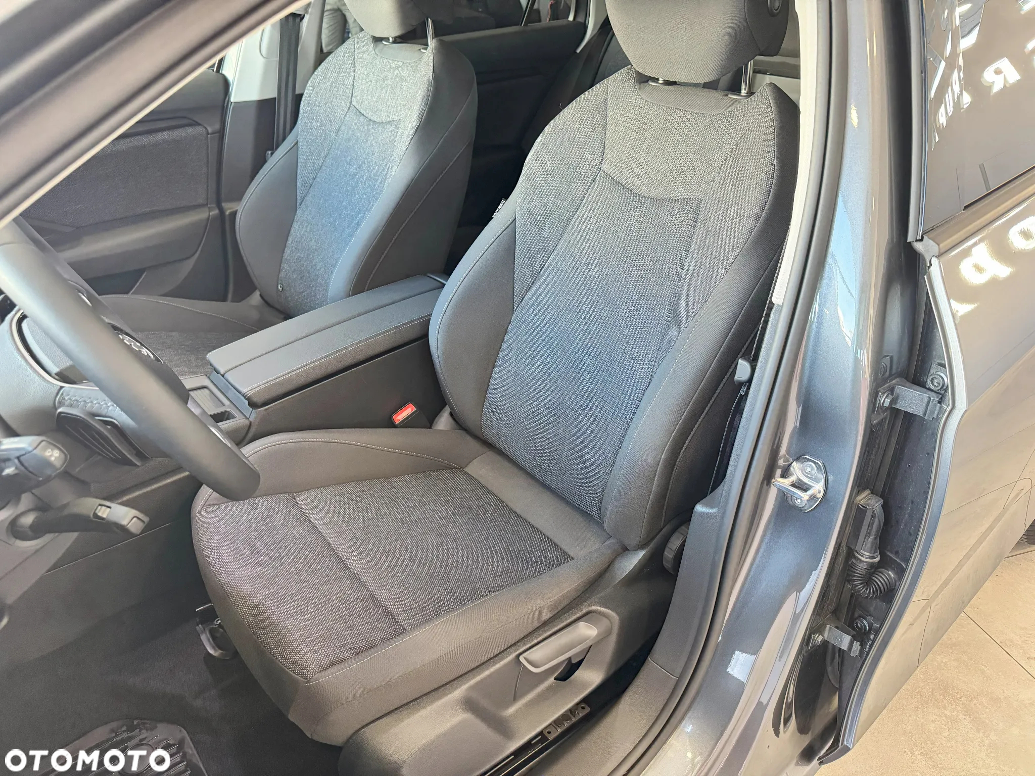 Skoda Superb 2.0 TDI SCR Essence DSG - 23