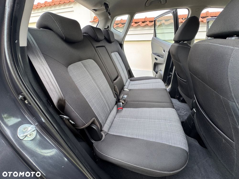 Kia Venga - 28