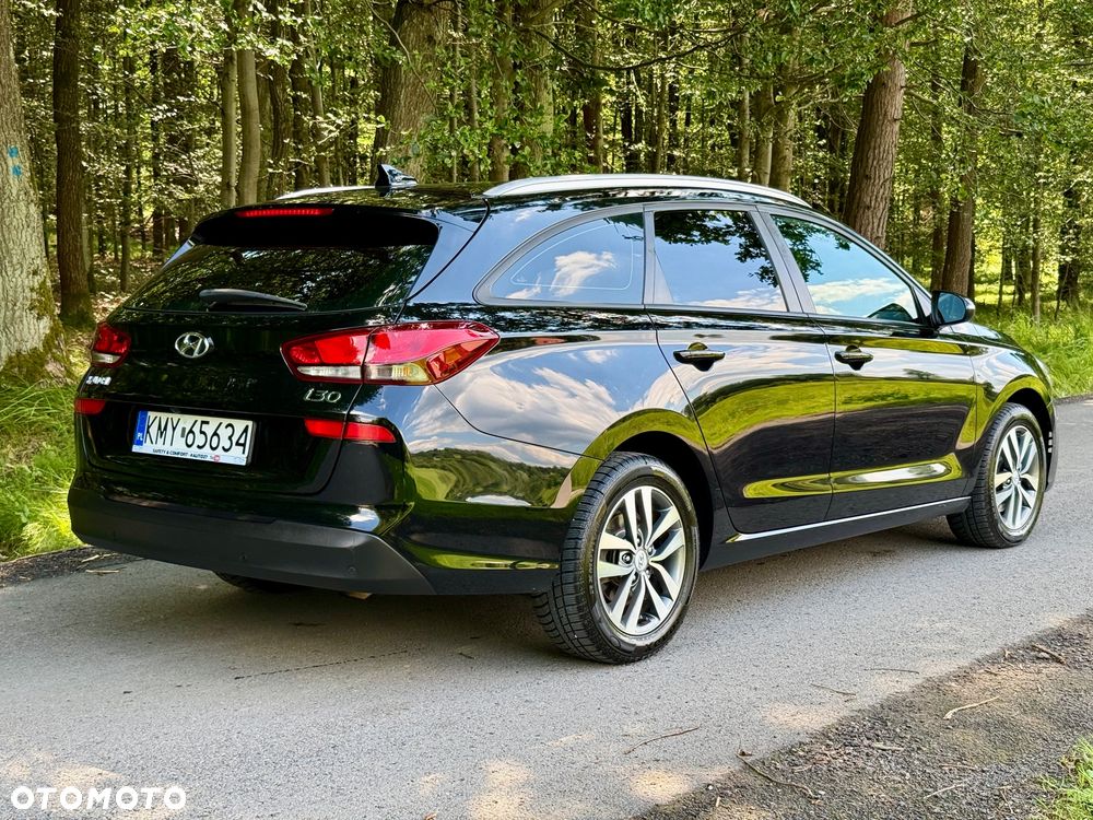 Hyundai i30 1.6 D Comfort DCT - 11