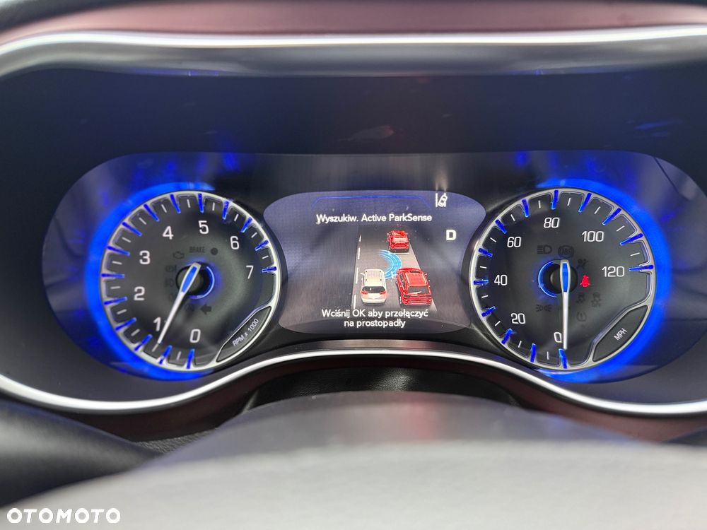 Chrysler Pacifica - 37