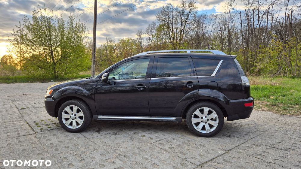 Mitsubishi Outlander - 8