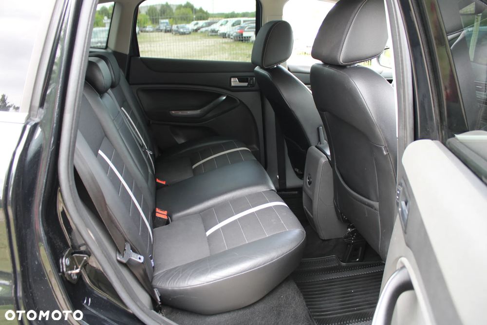 Ford Kuga - 28