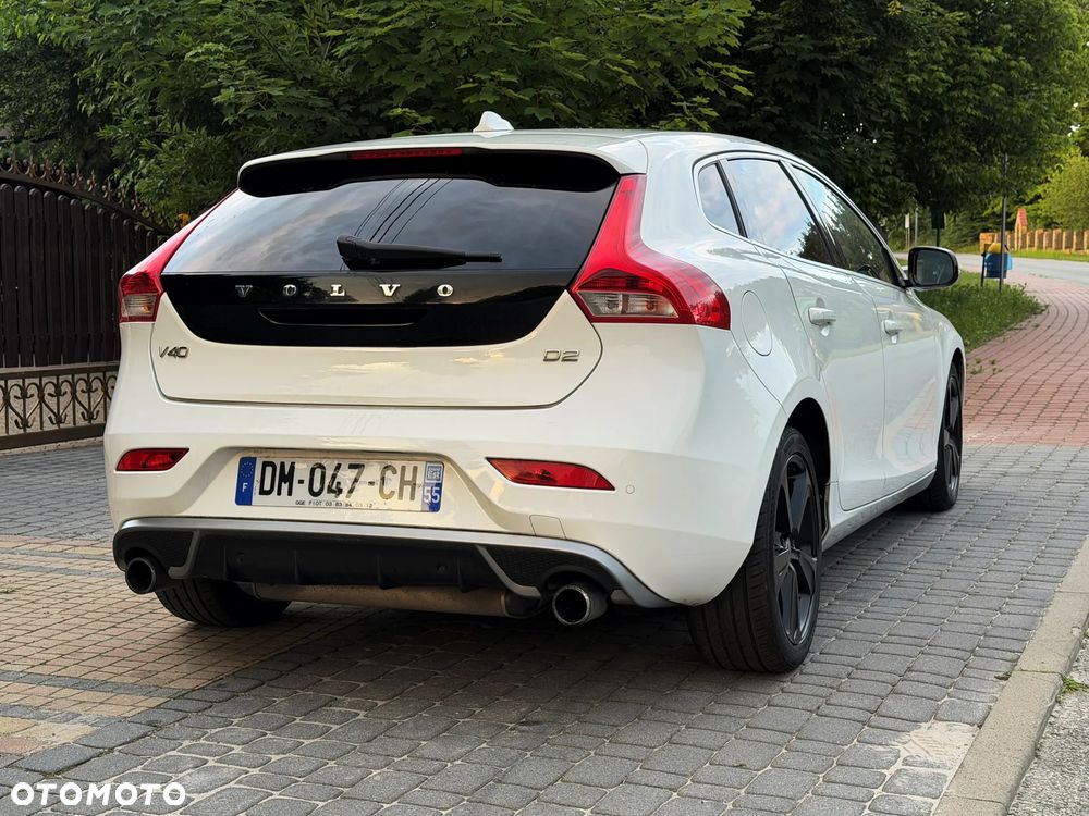 Volvo V40 D2 R Design - 15
