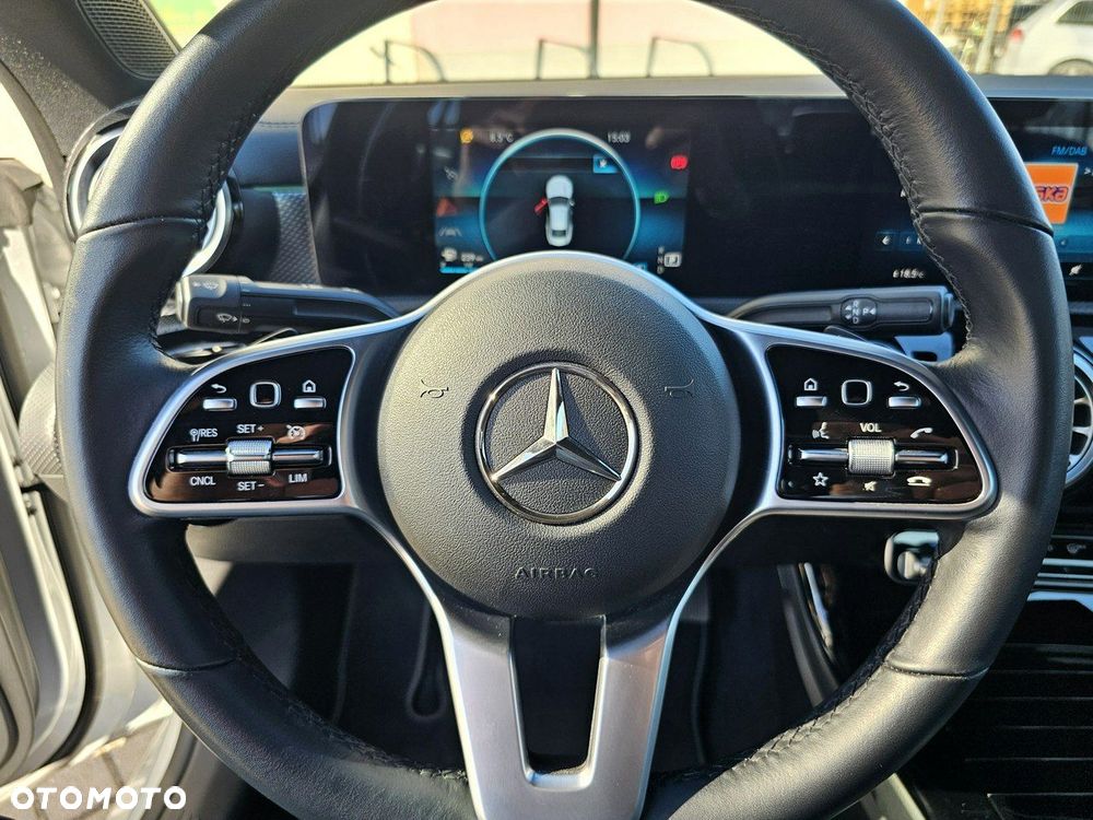 Mercedes-Benz CLA - 17