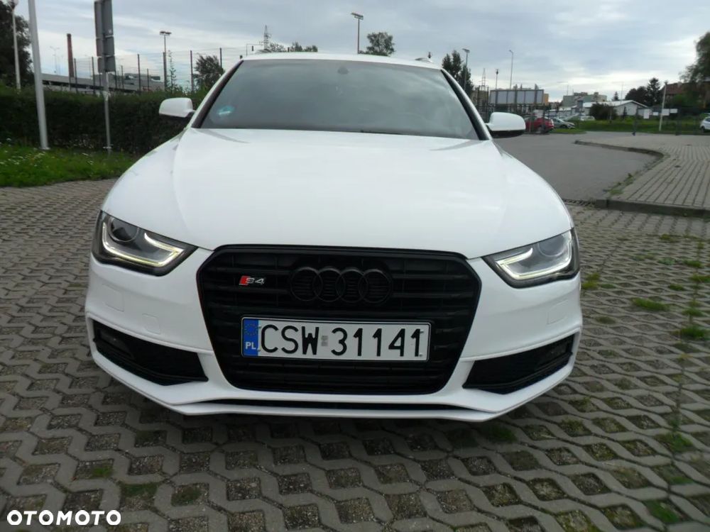 Audi A4 Avant 1.8 TFSI S line Sportpaket - 2
