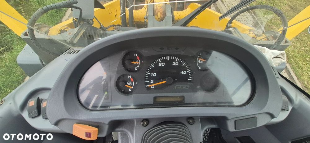 Komatsu WA 320-5 Klimatyzacja - 9