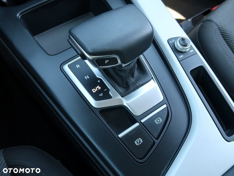 Audi A4 Limousine 35 TFSI mHEV Advanced S tronic - 24