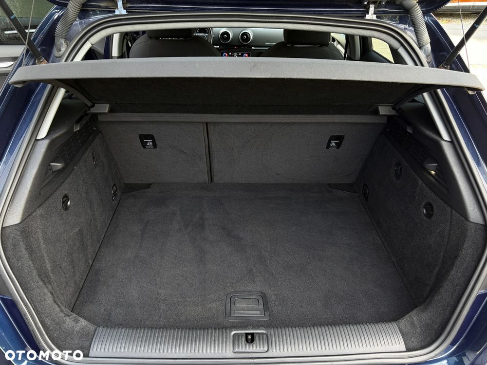 Audi A3 Sportback 2.0 TDI (clean diesel) Ambiente - 35