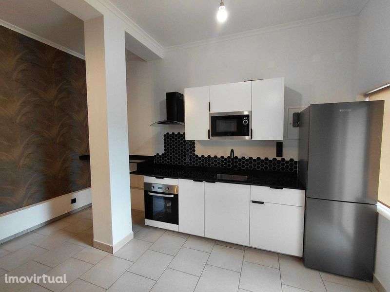 Apartamento T0 Mobilado - Grande imagem: 2/8