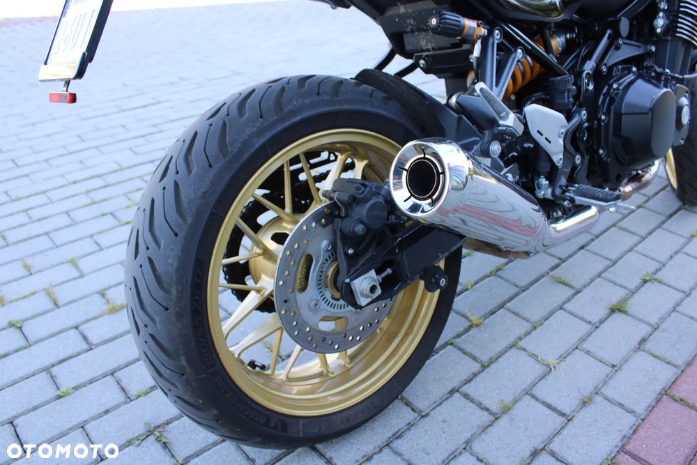 Kawasaki Z 900 RS - 18
