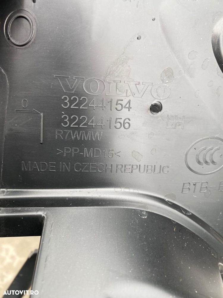 Ornament stalp stanga spate sus VOLVO XC40 2018+ 32244154 32244156 - 2